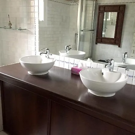 Вилла Villa Ensoleillee A Sainte-Maxime Avec Piscine Privee