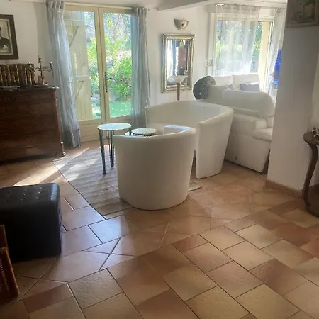 Villa Ensoleillee A Sainte-Maxime Avec Piscine Privee * Сент-Максим